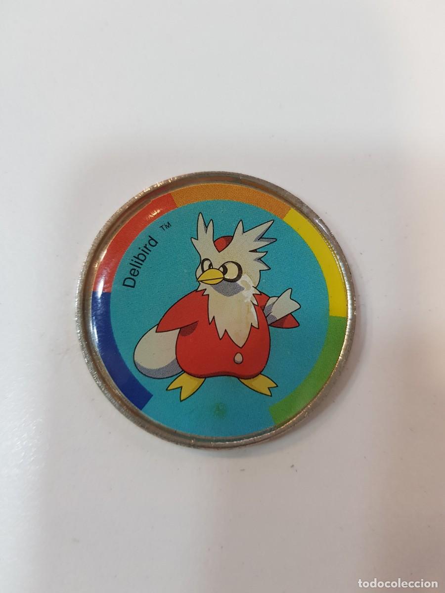 Juguetes antiguos y juegos de colecci&oacute;n: Moneda metalica tipo tazo Pokemon 2001 Delibird