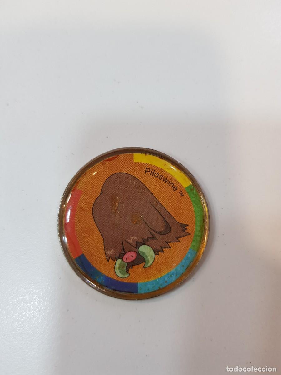 Juguetes antiguos y juegos de colecci&oacute;n: Moneda metalica tipo tazo Pokemon 2001 Piloswine