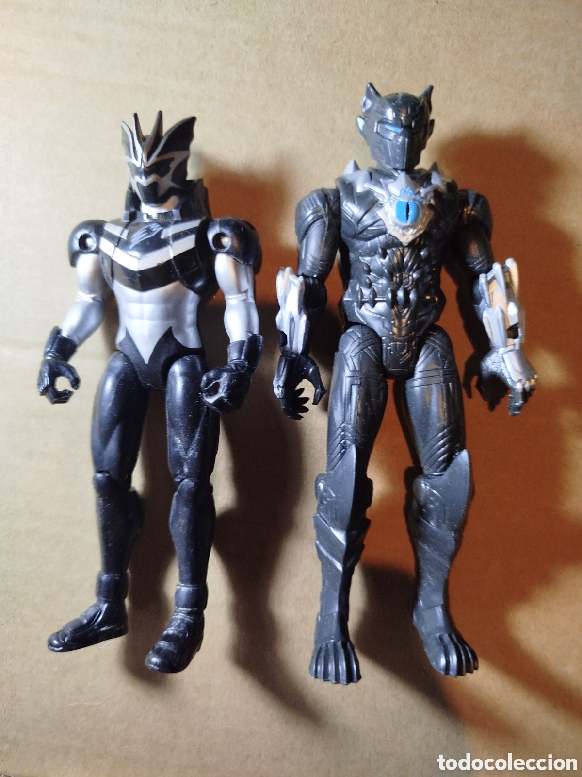 Juguetes antiguos y juegos de colecci&oacute;n: Figuras estilo PowerRanger bandai