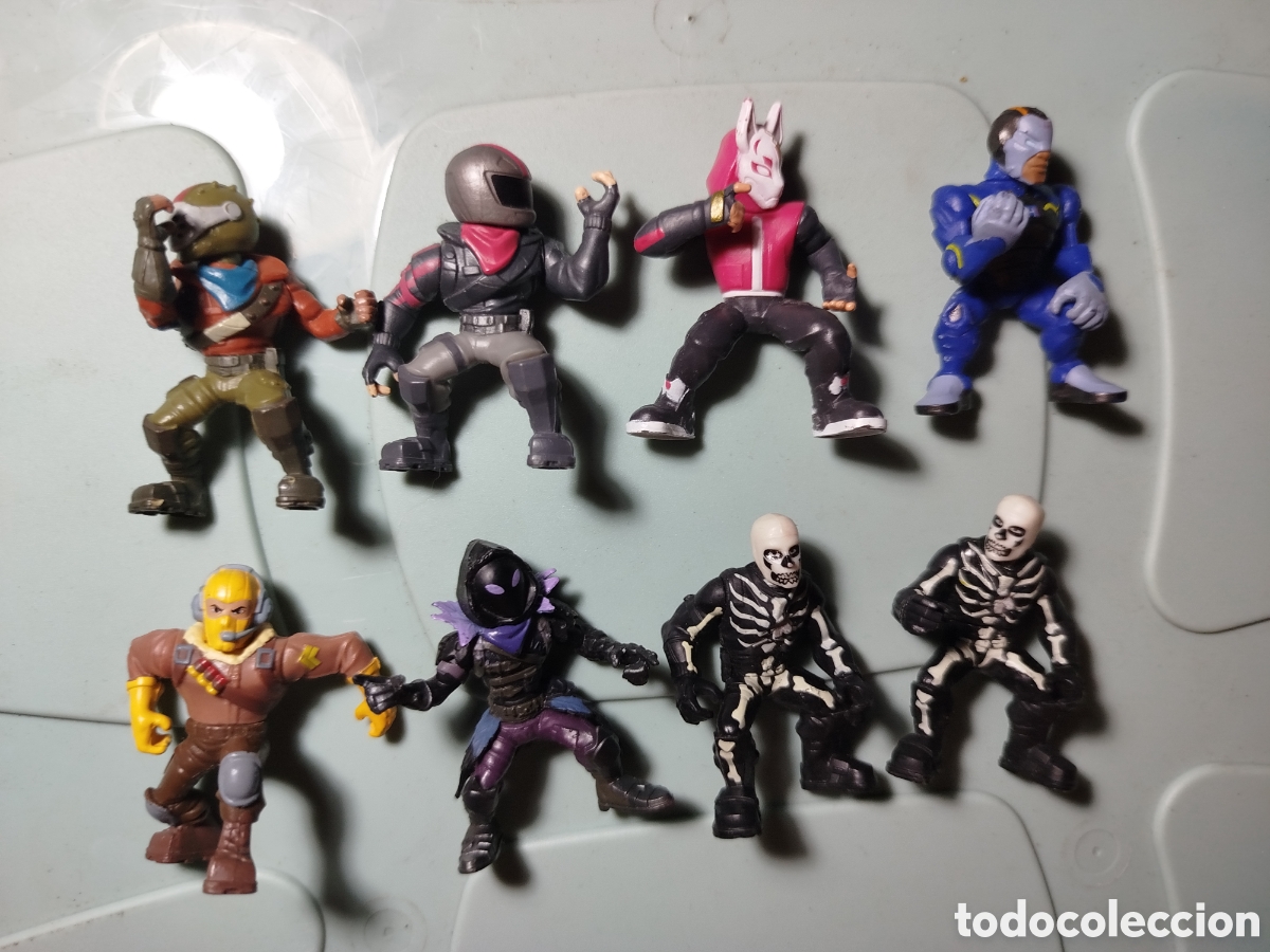 Juguetes antiguos y juegos de colecci&oacute;n: Lote figuritas fortnite