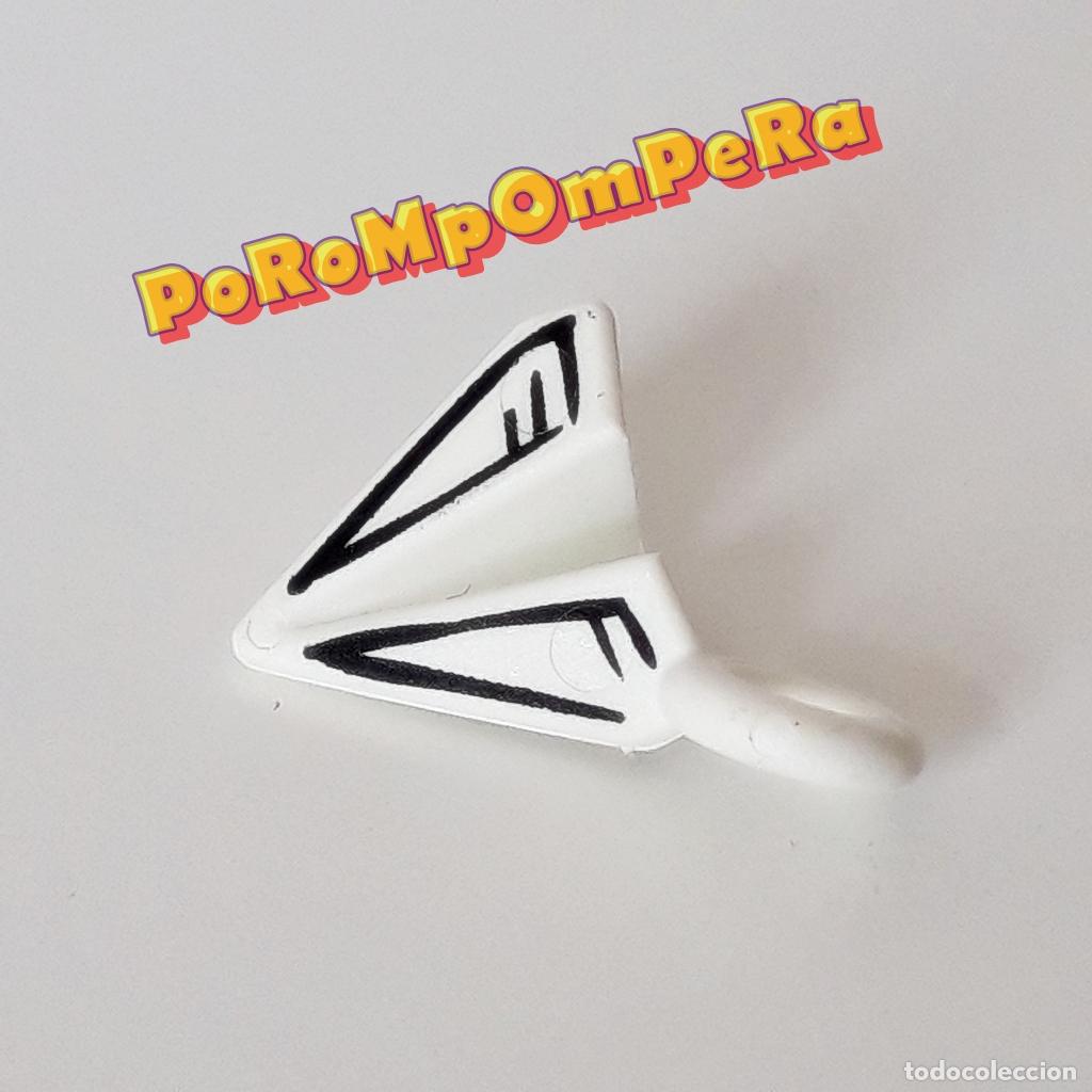 Juguetes antiguos y juegos de colecci&oacute;n: PLAYMOBIL COLGANTE BLANCO EVERDREAMERZ AVI&Oacute;N DE PAPEL ACCESORIO PULSERA MU&Ntilde;ECA F7