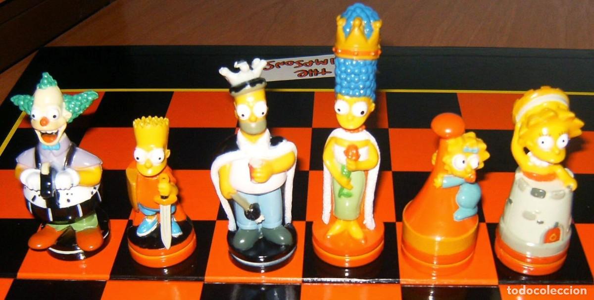 Juguetes antiguos y juegos de colecci&oacute;n: AJEDREZ - LOS SIMPSONS - Foto 3