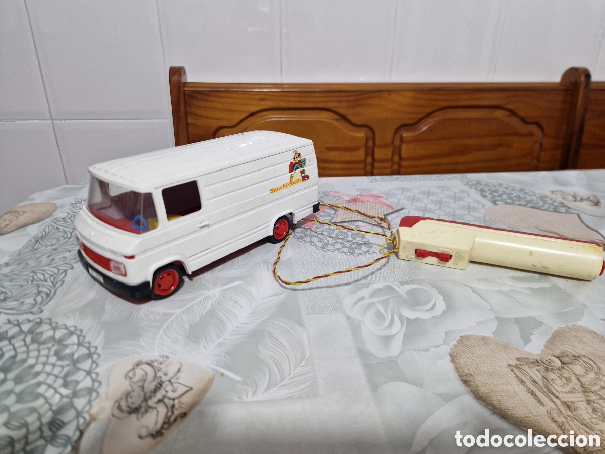 Juguetes antiguos y juegos de colecci&oacute;n: Mercedes fabricante sanchis