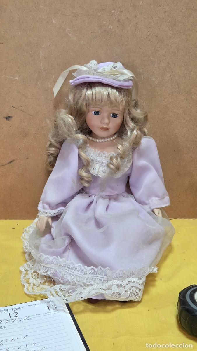 Juguetes antiguos y juegos de colecci&oacute;n: mu&ntilde;eca de porcelana firmada
