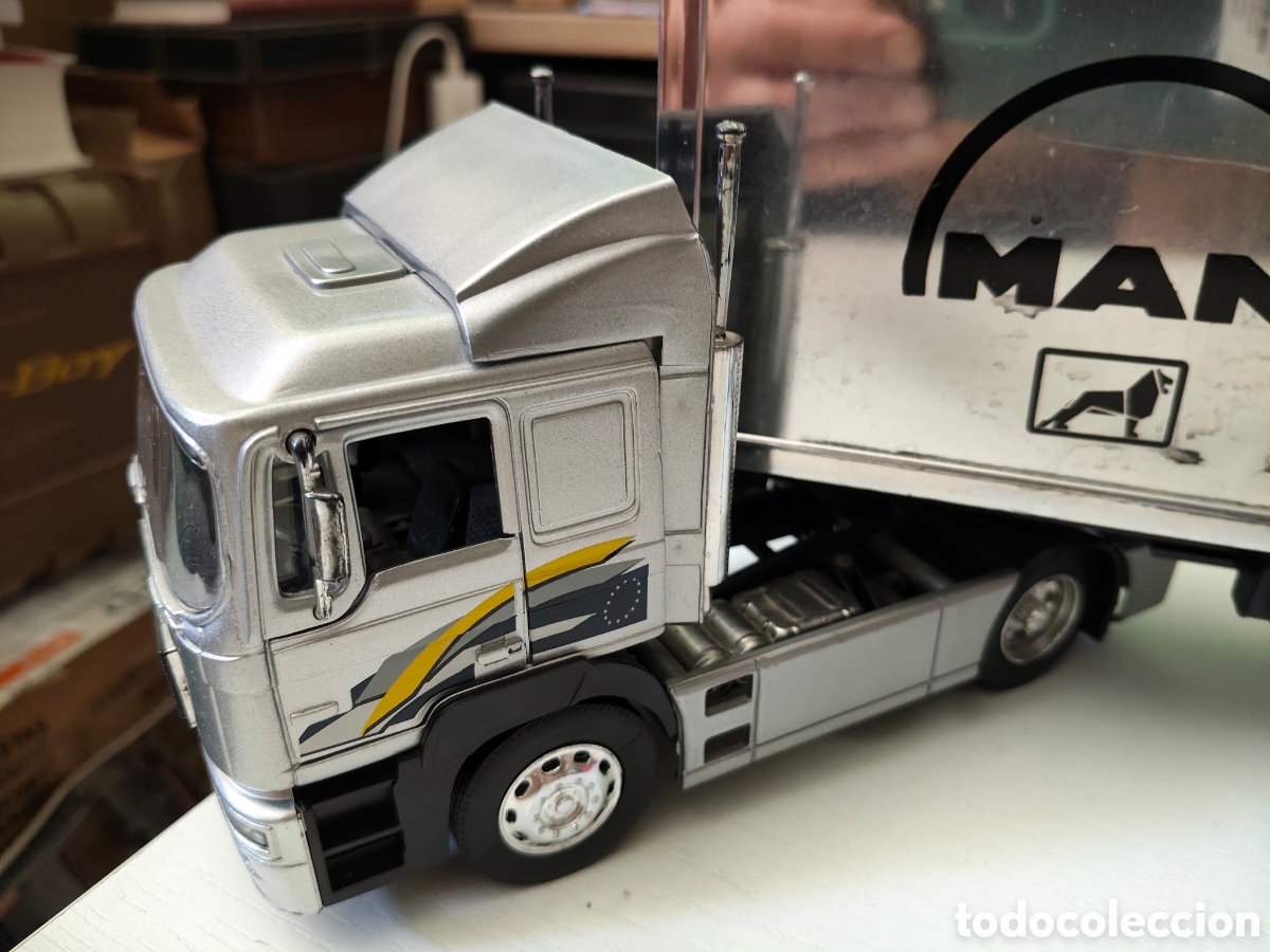 Juguetes antiguos y juegos de colecci&oacute;n: New Ray 1 32 Man 16.603 FLS Long Hauler