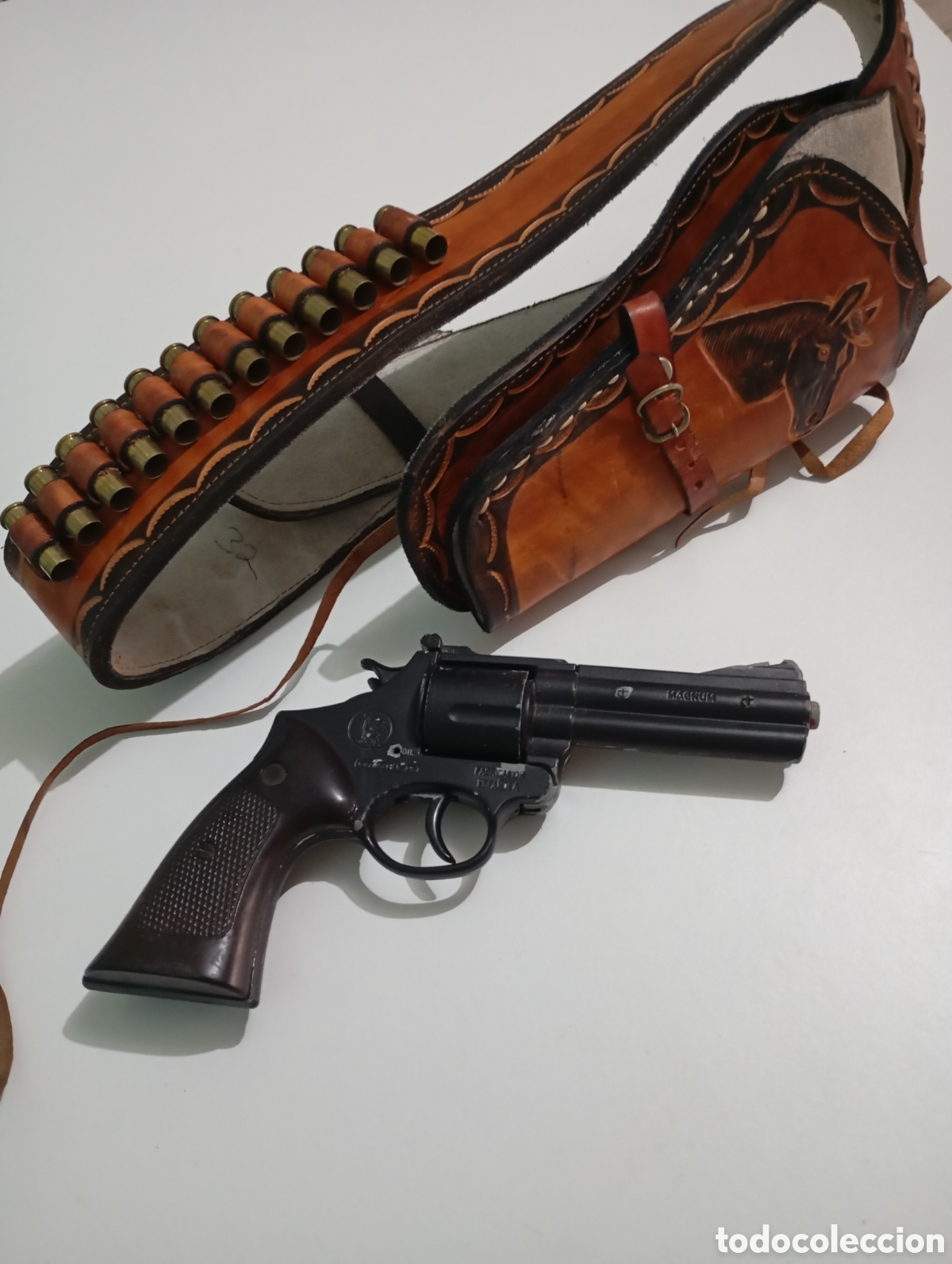 Juguetes antiguos y juegos de colecci&oacute;n: Rev&oacute;lver Magnum Gonher 127 Ibi Alicante + Canana de Cuero Adulto con Cartucher&iacute;a Inerte # pistola