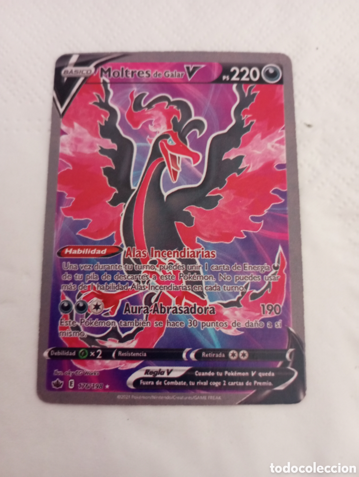 Juguetes antiguos y juegos de colecci&oacute;n: Carta Pok&eacute;mon moltres de galar V ps 220 176/198 alas incendiarias