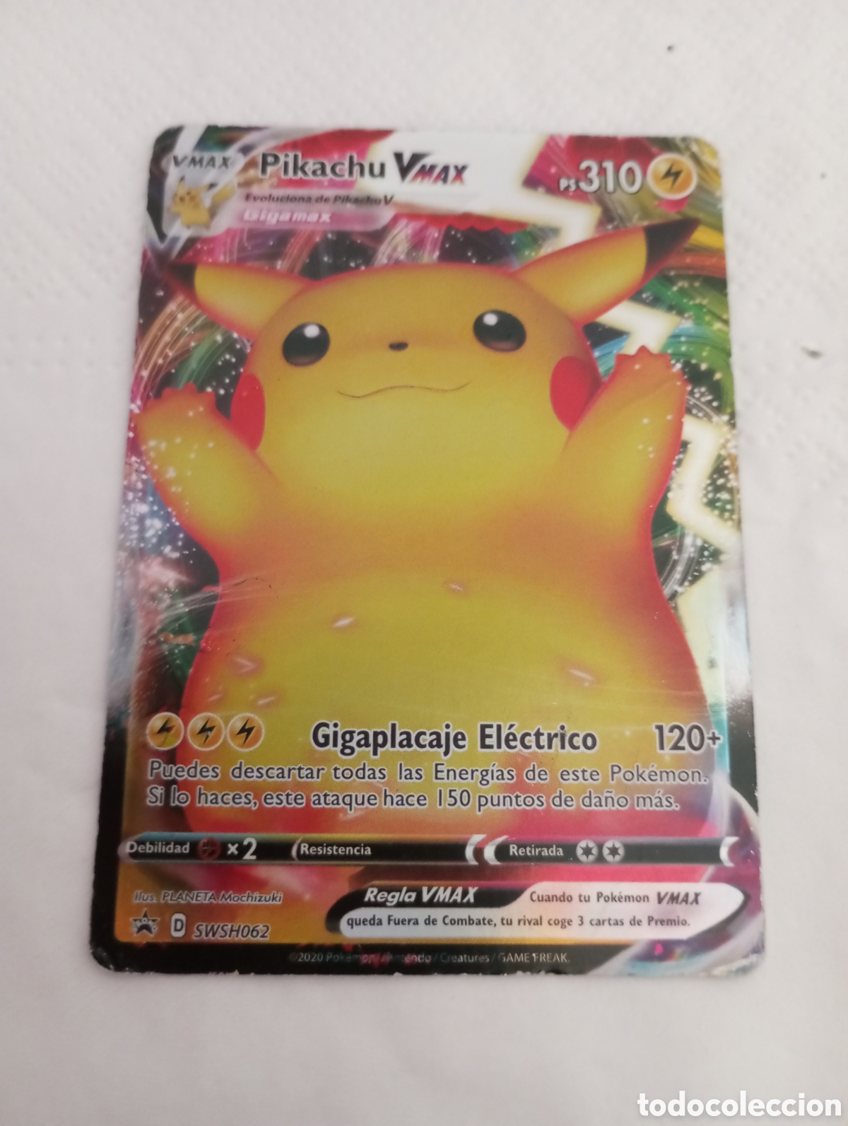 Juguetes antiguos y juegos de colecci&oacute;n: Carta Pikachu VMax ps 310 gigaplacaje el&eacute;ctrico 04/185