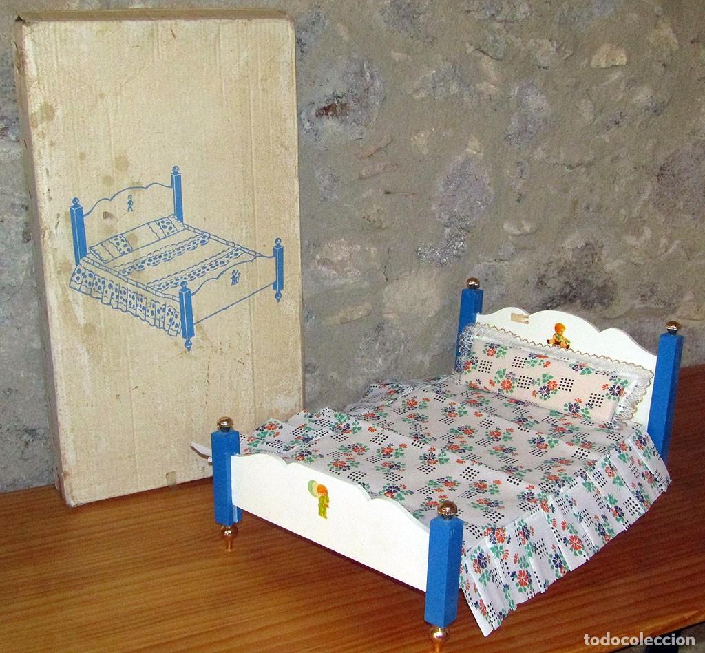 Juguetes antiguos y juegos de colecci&oacute;n: ANTIGUA CAMA DE MADERA PARA MU&Ntilde;ECO O MU&Ntilde;ECA DE DENIA - NUEVA Y EN SU CAJA ORIGINAL - A&Ntilde;OS 60/70