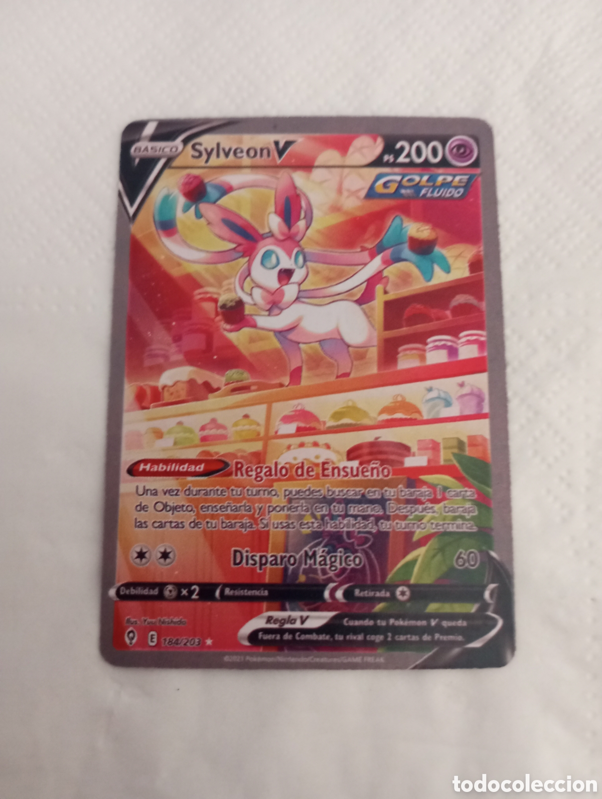 Juguetes antiguos y juegos de colecci&oacute;n: Carta Pok&eacute;mon silveon v ps 200 golpe fluido 184/203. (5.1,5.2)