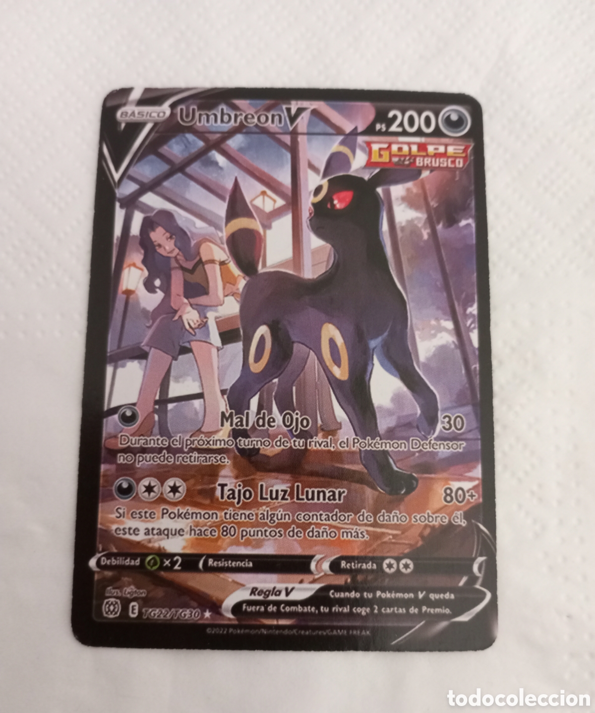 Juguetes antiguos y juegos de colecci&oacute;n: Carta Pok&eacute;mon umbreon V ps 200 mal de ojo TG 22/TG 30