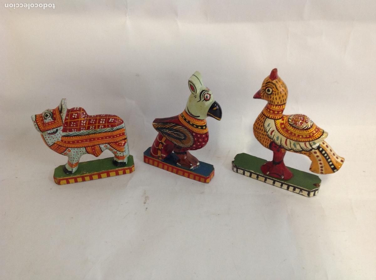 Juguetes antiguos y juegos de colecci&oacute;n: Tres animales de la India de madera pintada