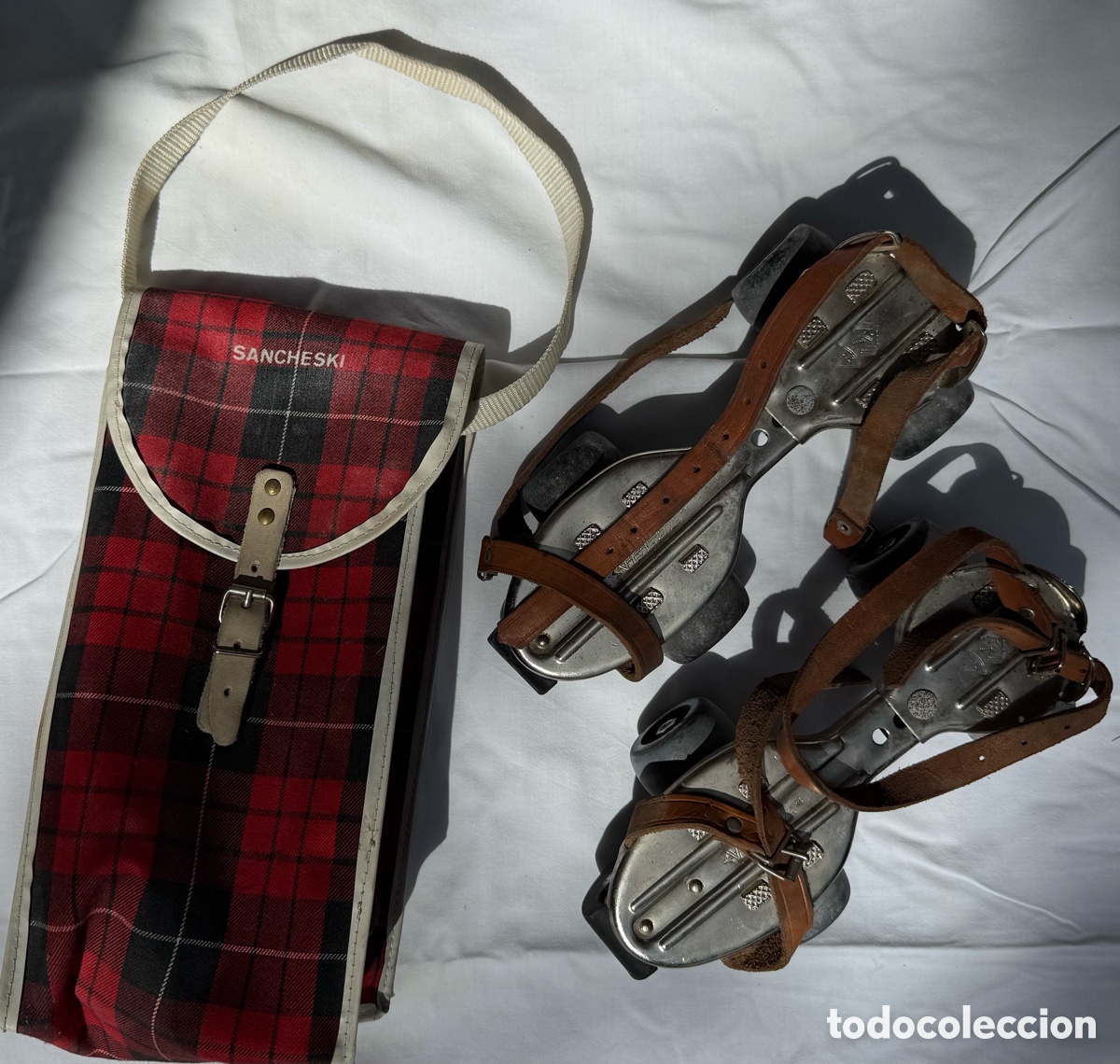 Juguetes antiguos y juegos de colecci&oacute;n: Patines VELOZ AYA con funda original SANCHESKI a&ntilde;os 70 vintage