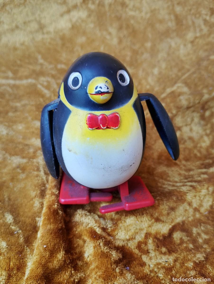 Juguetes antiguos y juegos de colecci&oacute;n: Gracios&iacute;simo juguete a cuerda de los a&ntilde;os noventa del pasado siglo -representando un ping&uuml;ino que mu