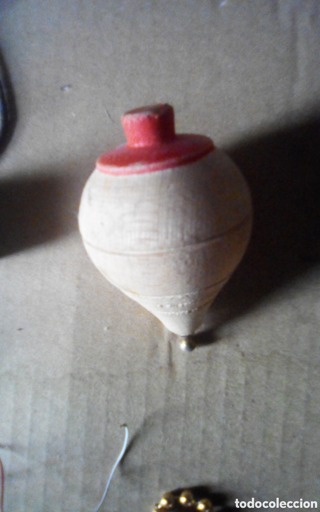 Juguetes antiguos y juegos de colecci&oacute;n: Chompo, trompo, peonza de madera. Mide 4,5 x 7,5 cm.