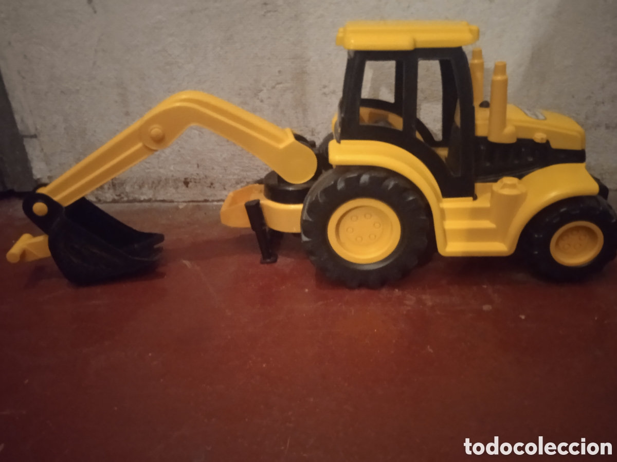 Juguetes antiguos y juegos de colecci&oacute;n: EXCAVADORA 70 CMS NUEVA