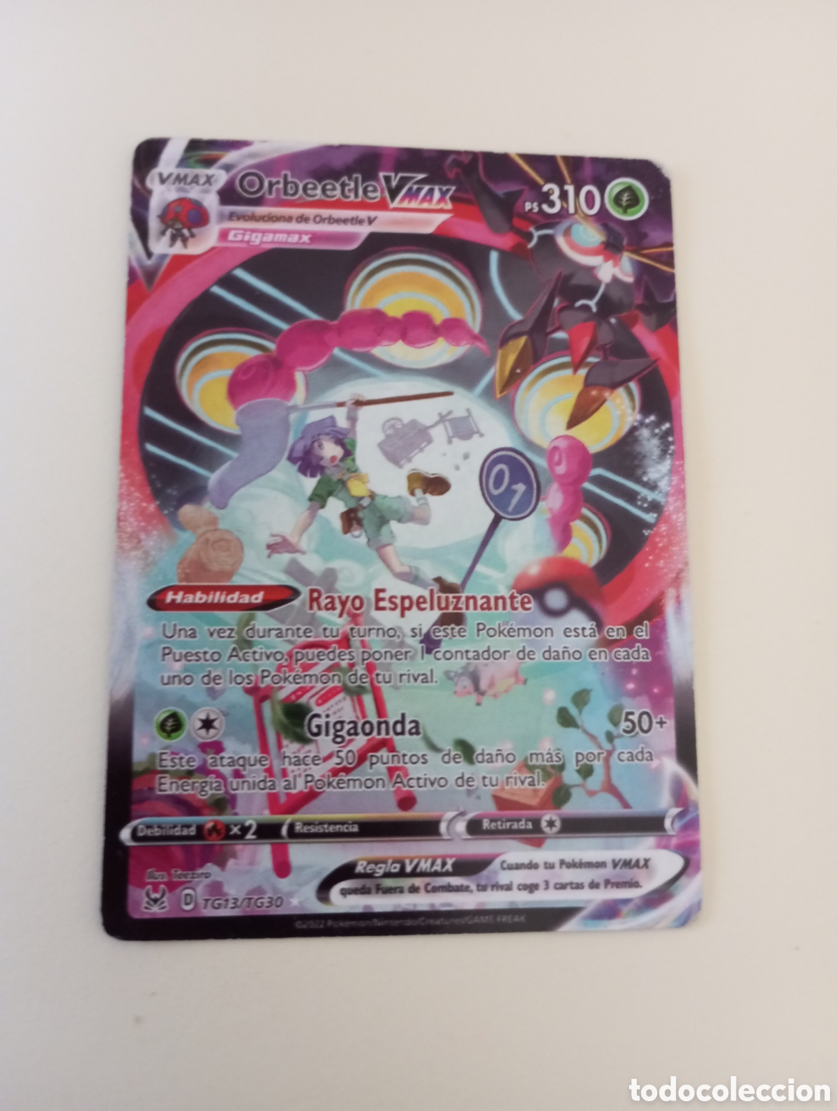 Juguetes antiguos y juegos de colecci&oacute;n: Carta Pok&eacute;mon orbeetle V Max ps 310 rayo espeluznante tg 13/tg 30