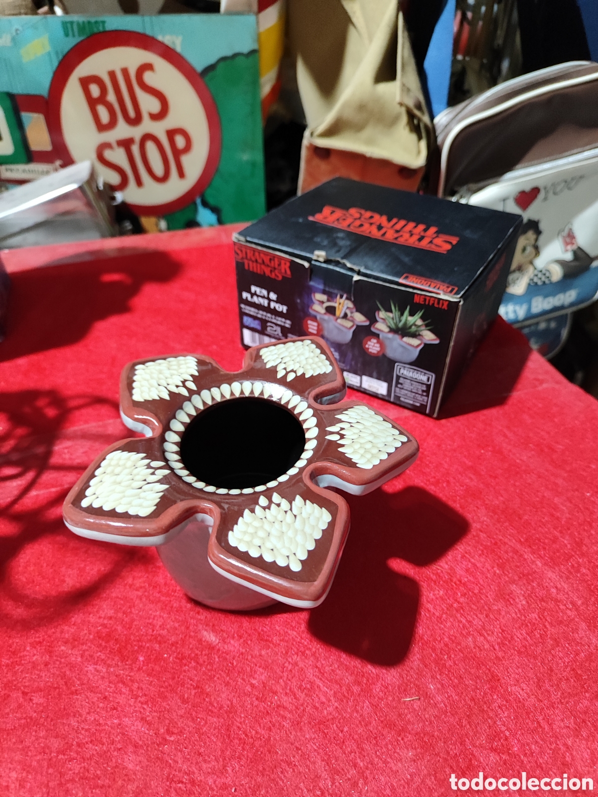 Juguetes antiguos y juegos de colecci&oacute;n: Accesorio para l&aacute;pices de cer&aacute;mica STRANGER THINGS marcado PALADONE