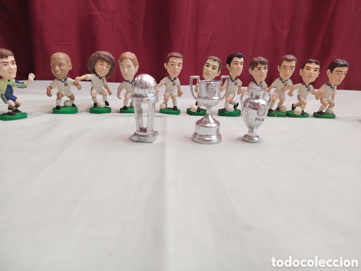 Antique Toys and Collectible Games: Lote de figura de f&uacute;tbol de real madrid