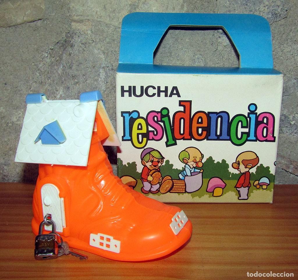 Juguetes antiguos y juegos de colecci&oacute;n: ANTIGUA HUCHA RESIDENCIA DE PEDRO COLOMER - NUEVA Y EN SU CAJA - CON FORMA DE BOTA