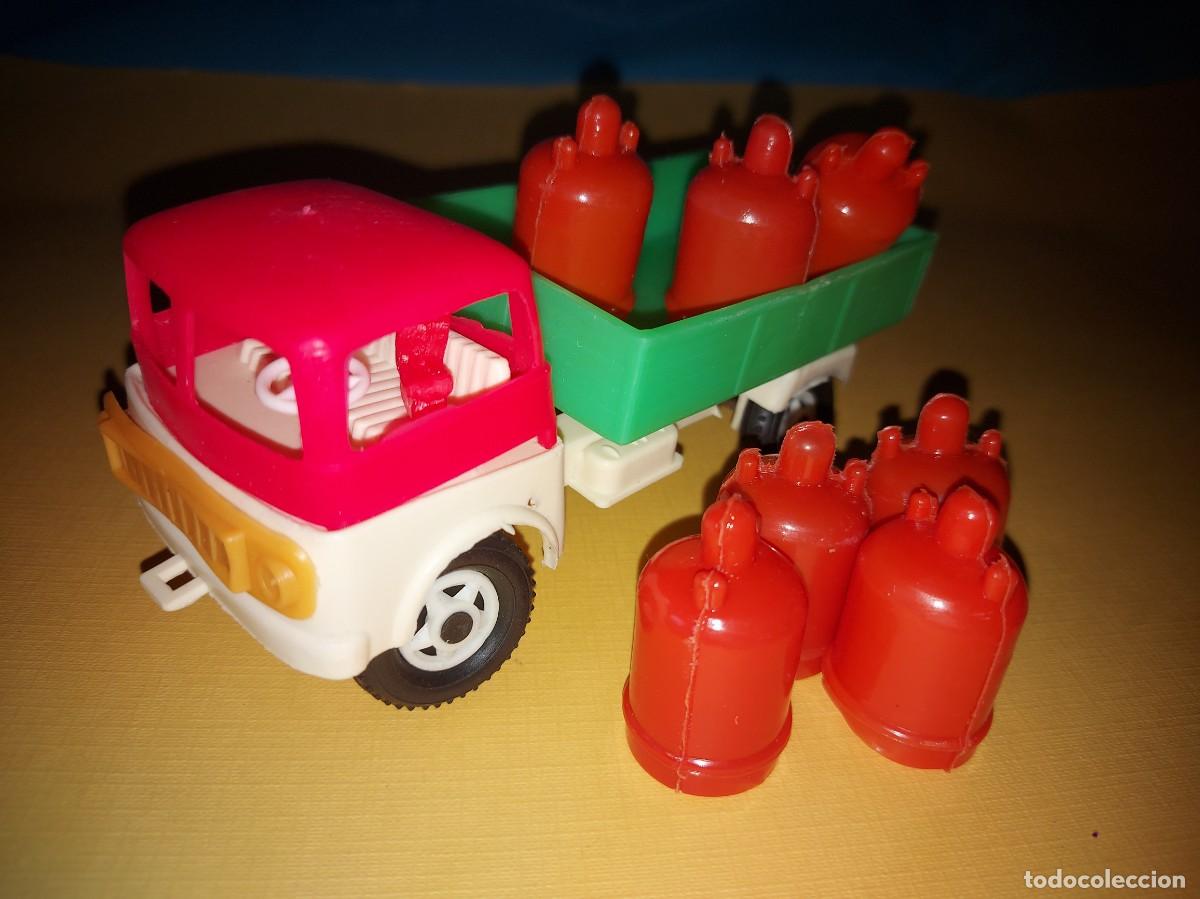 Juguetes antiguos y juegos de colecci&oacute;n: CAMION REPARTO BOMBONAS BUTANO
