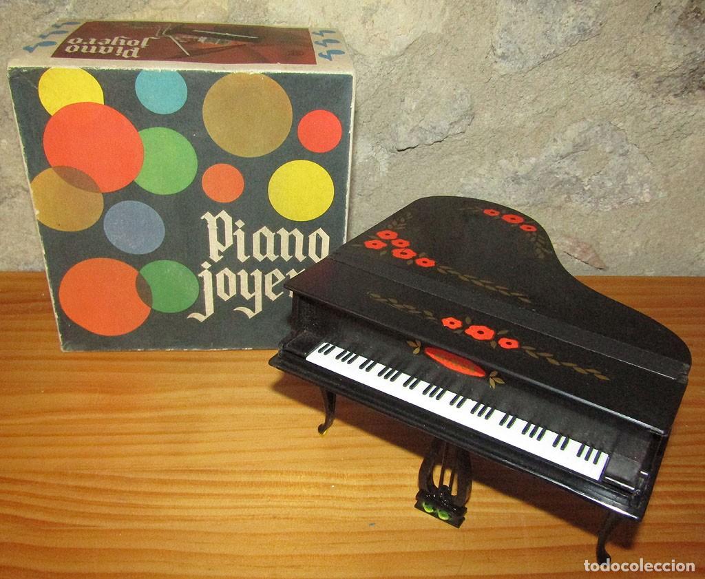 Juguetes antiguos y juegos de colecci&oacute;n: ANTIGUO PIANO JOYERO DE REIG - NUEVO, EN SU CAJA ORIGINAL Y FUNCIONANDO - A&Ntilde;OS 70