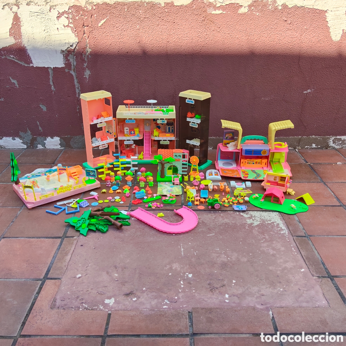 Juguetes antiguos y juegos de colecci&oacute;n: Lote PinyPon Centro Comercial Radio Casete Granja Carro Pista de Sky Camping