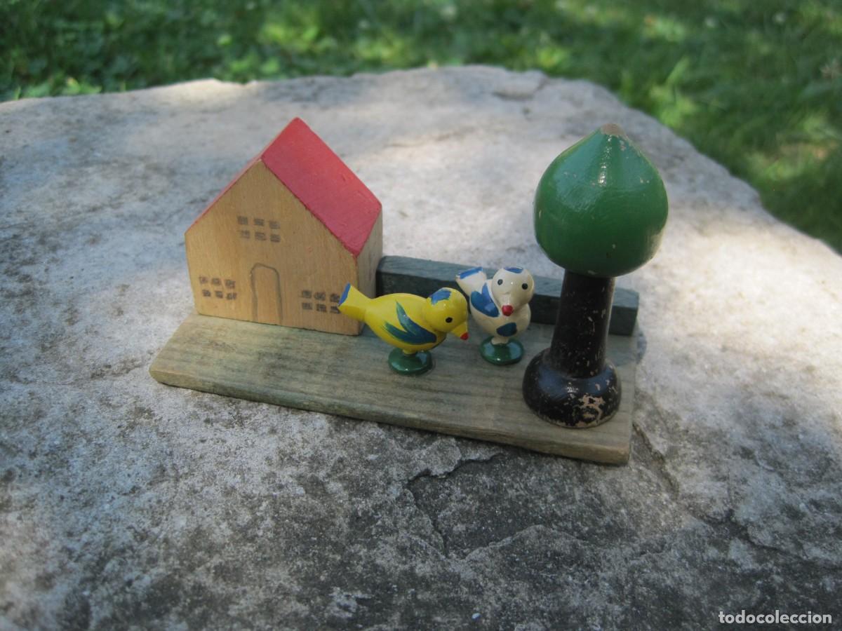 Juguetes antiguos y juegos de colecci&oacute;n: COMPOSICI&Oacute;N DE JUGUETES DE MADERA - CASA CON &Aacute;RBOL Y P&Aacute;JAROS - A&Ntilde;OS 50-60