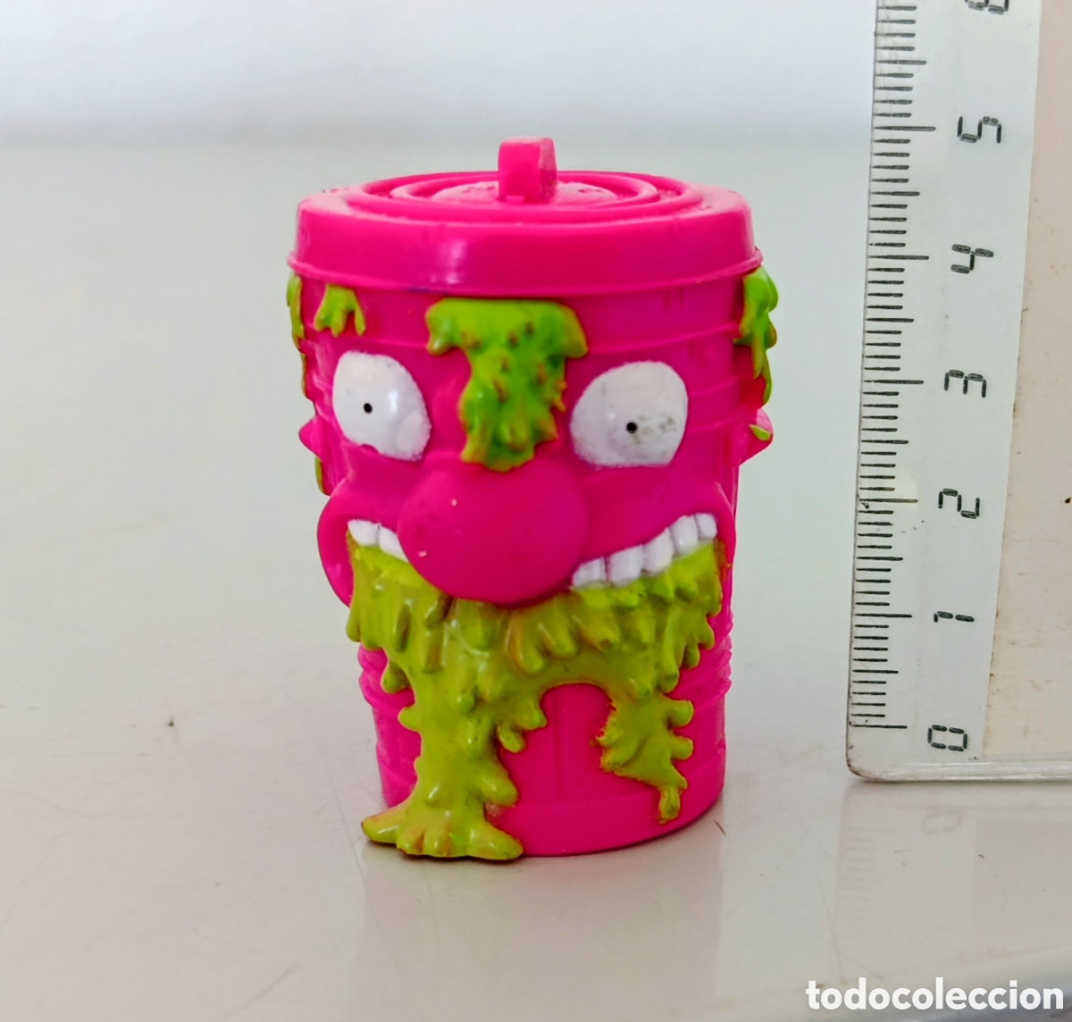 Juguetes antiguos y juegos de colecci&oacute;n: Skifidol cubo basura mu&ntilde;eco monstruo figura