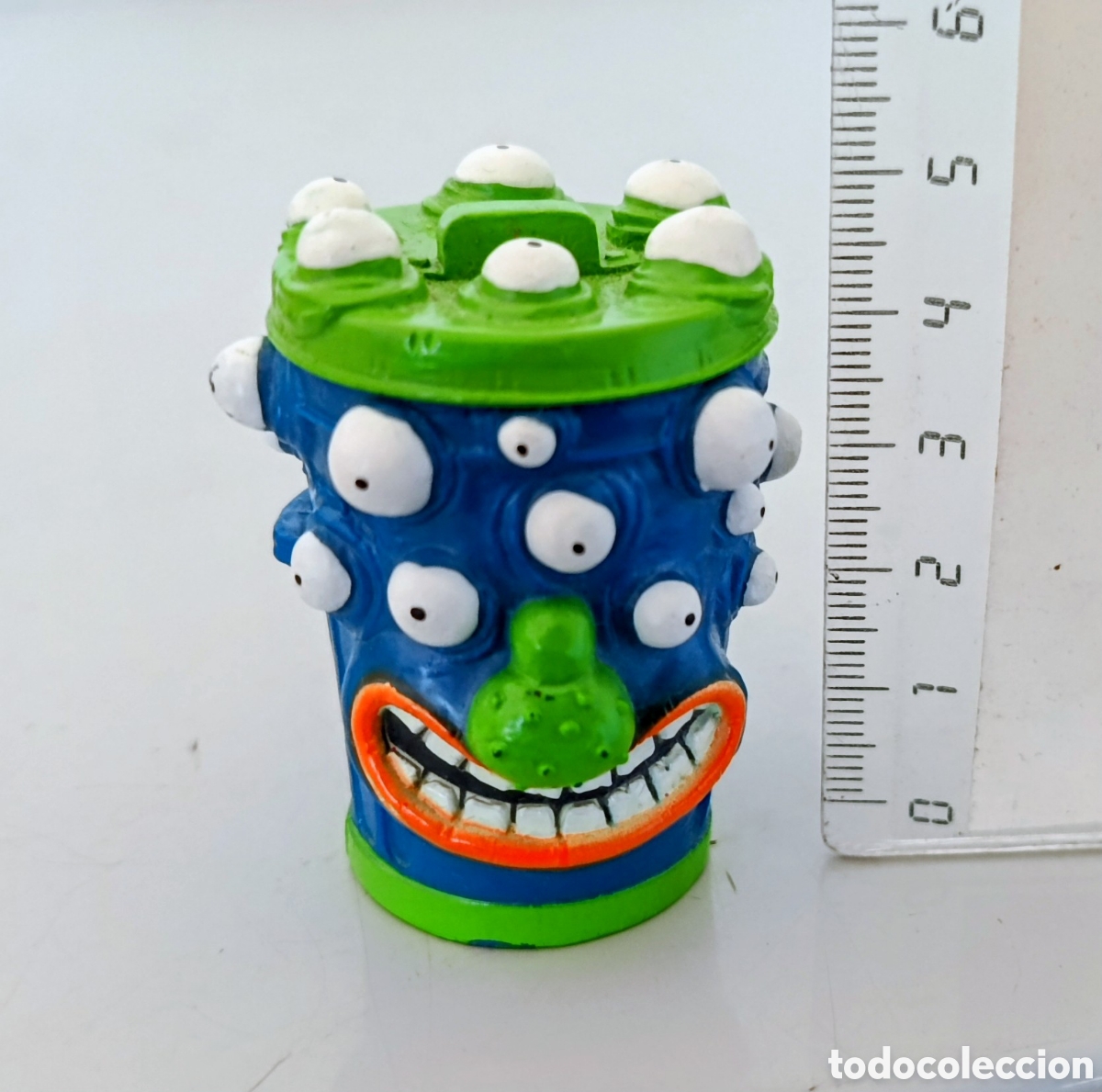 Juguetes antiguos y juegos de colecci&oacute;n: Skifidol cubo basura bid&oacute;n mu&ntilde;eco monstruo figura