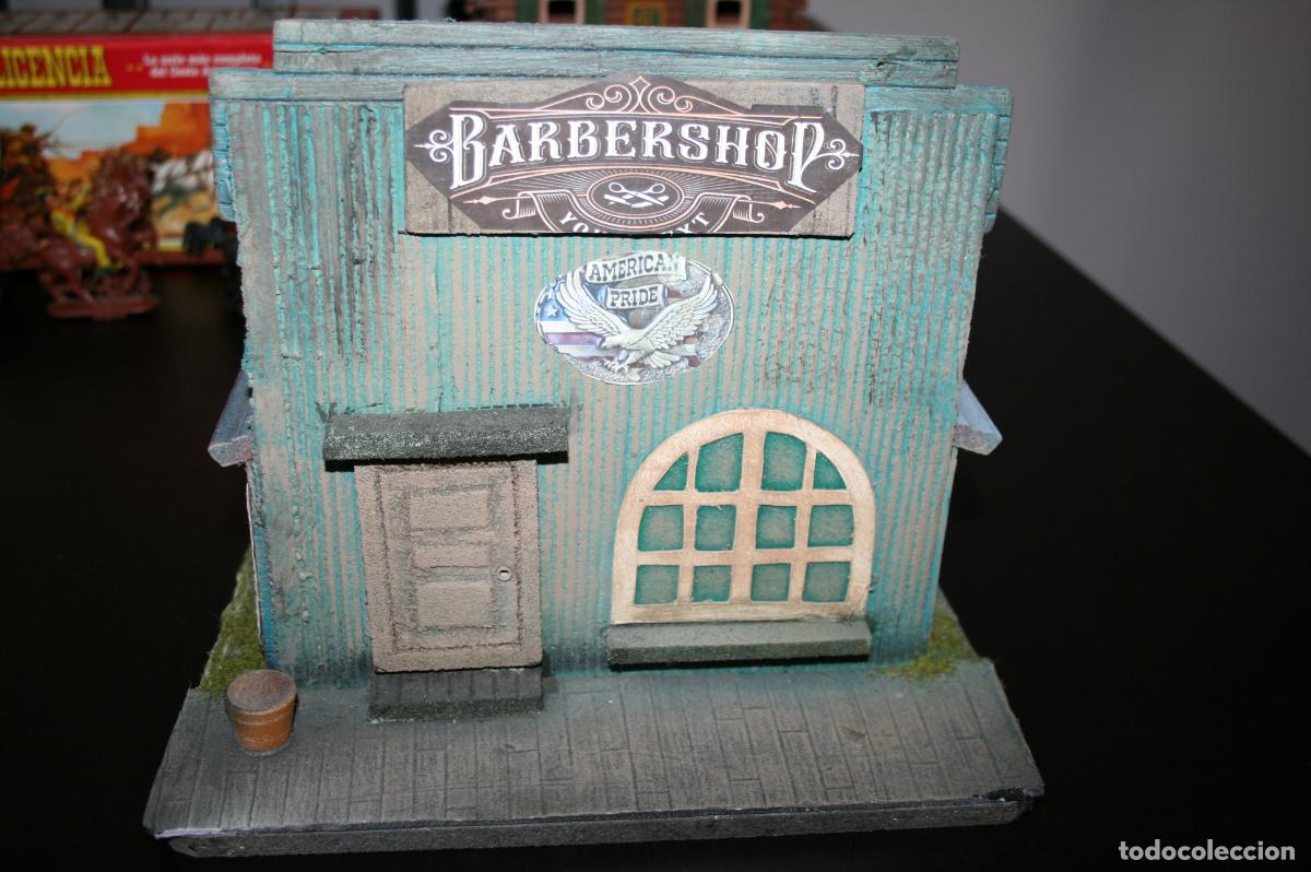 Juguetes antiguos y juegos de colecci&oacute;n: Bonita maqueta casa oeste wild west barber&iacute;a (barbershop) - Antigua casa marca Vero tuneada