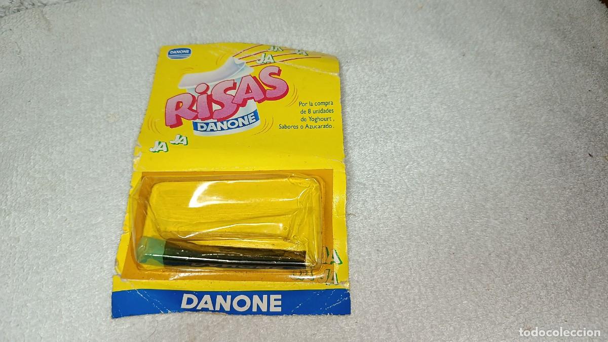 Juguetes antiguos y juegos de colecci&oacute;n: ANTIGUO BLISTER JUEGO BROMA RISAS DANONE SUENA NARICES REGALO PROMOCIONAL DE DANONE A&Ntilde;OS 90