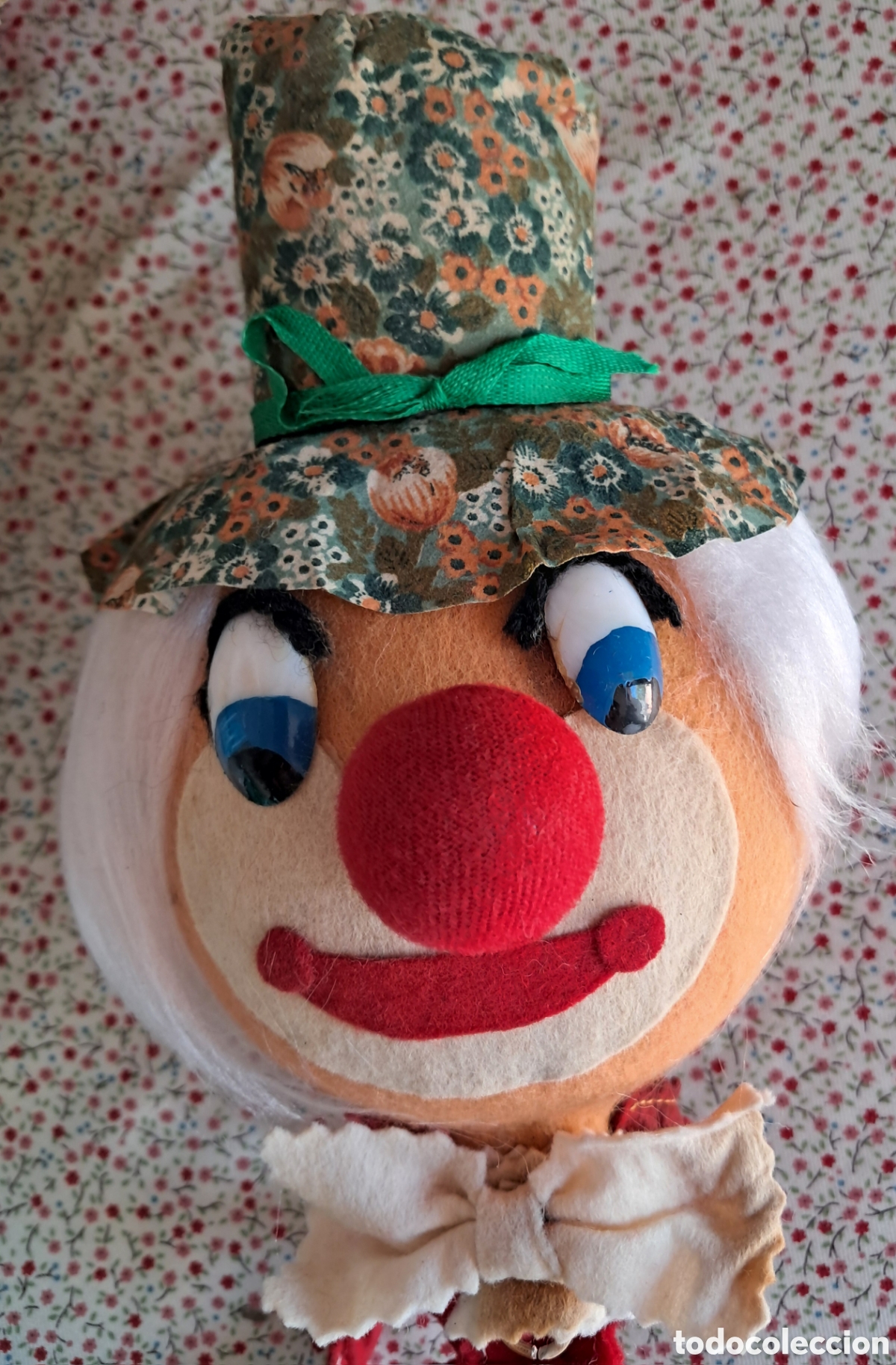 Juguetes antiguos y juegos de colecci&oacute;n: Payaso. Percha infantil de fieltro. A&ntilde;os 70-80