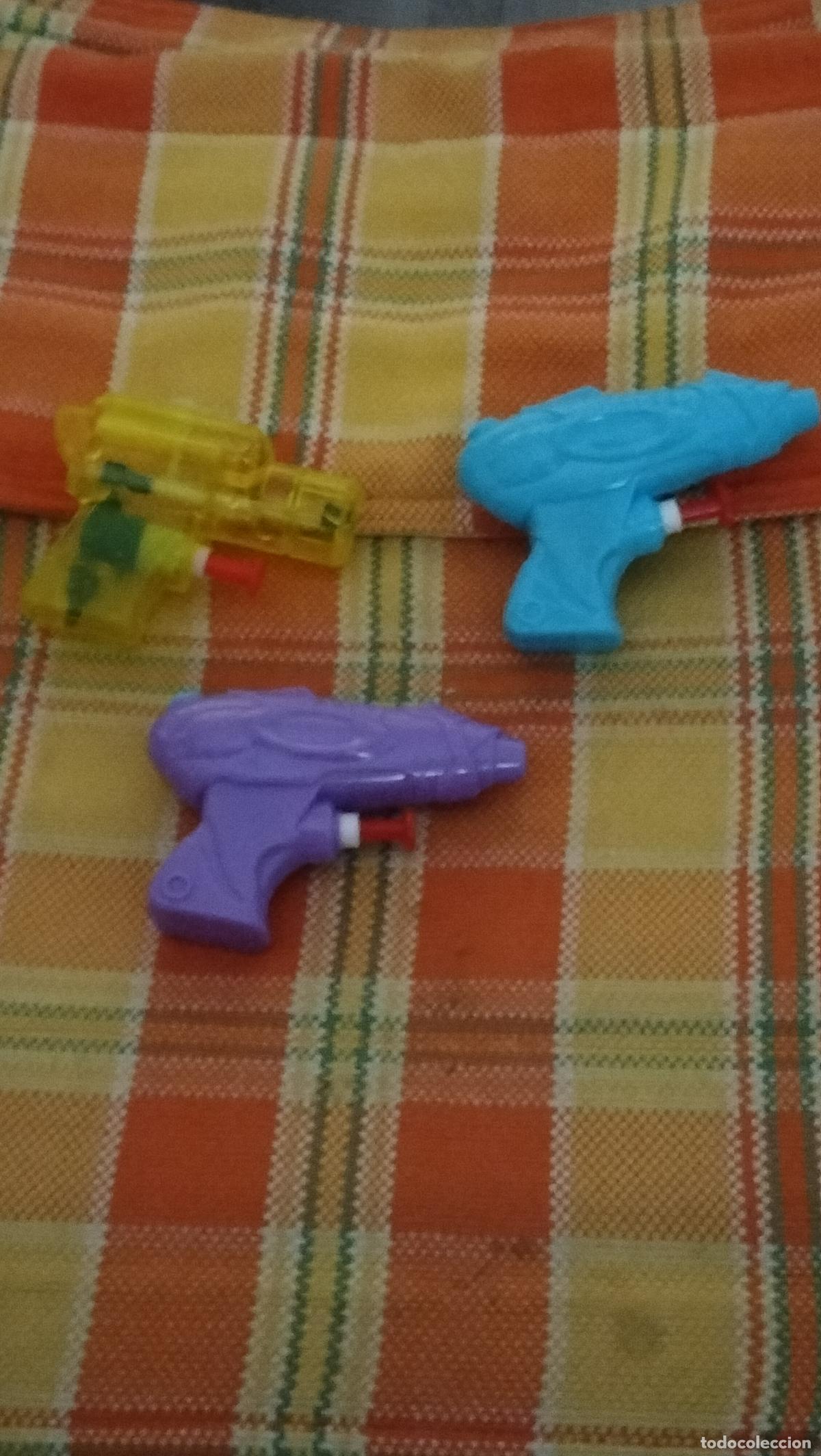 Juguetes antiguos y juegos de colecci&oacute;n: 3 PISTOLAS DE AGUA..............................................