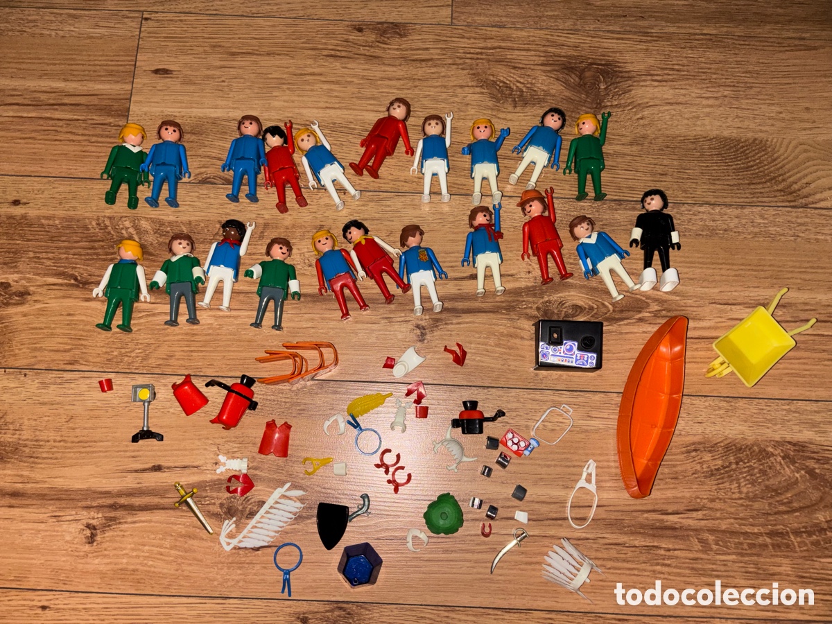 Juguetes antiguos y juegos de colecci&oacute;n: Lote Geobra y complementos varios