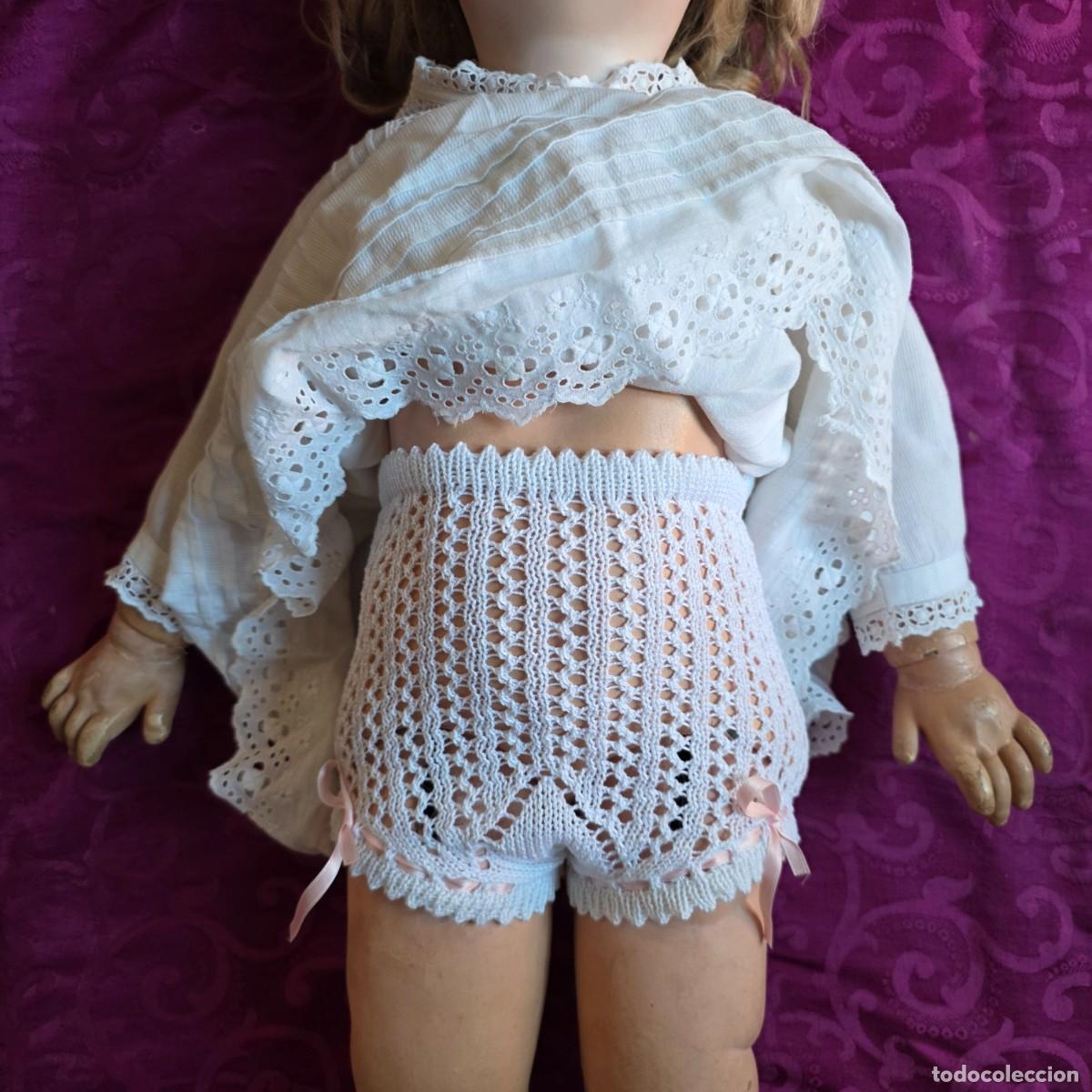 Juguetes antiguos y juegos de colecci&oacute;n: CUBREPA&Ntilde;AL BRAGUITA DE BEB&Eacute; TEJIDA A PUNTO a mano , para mu&ntilde;eca