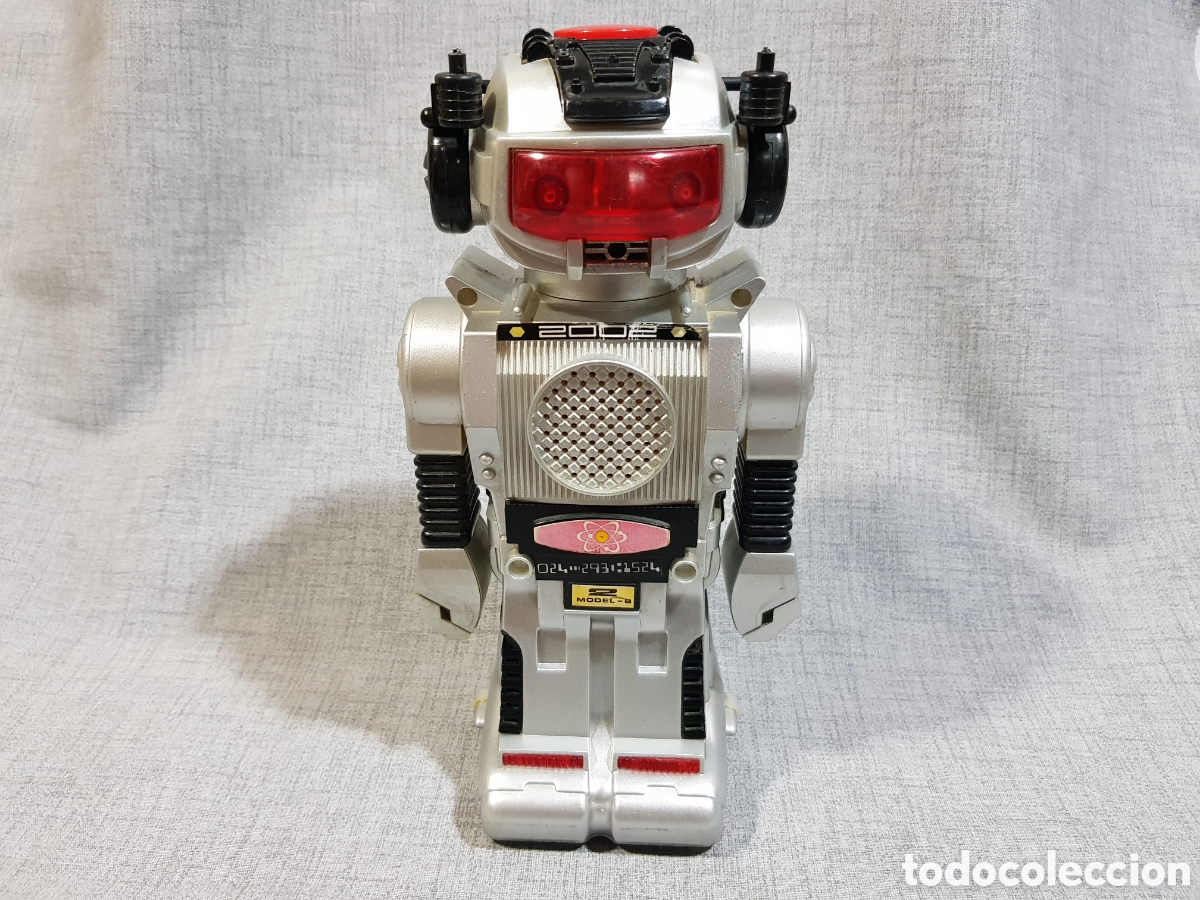 Juguetes antiguos y juegos de colecci&oacute;n: ROBOT 2002 2 MODEL - 2. ALTURA 27 CENT&Iacute;METROS