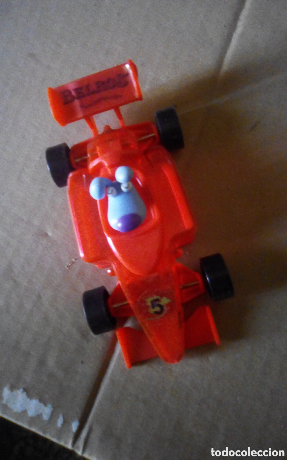 Juguetes antiguos y juegos de colecci&oacute;n: Coche de formula 1. Promocional golosinas Belros. Con mascota. Mide 14,5 cm.