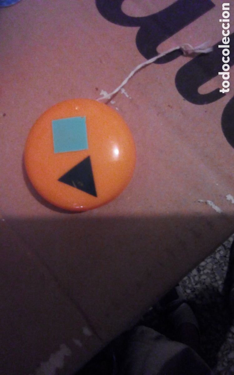 Juguetes antiguos y juegos de colecci&oacute;n: Yo-Yo infantil de juguete. Color naranja, pl&aacute;stico, mide 55 mm.