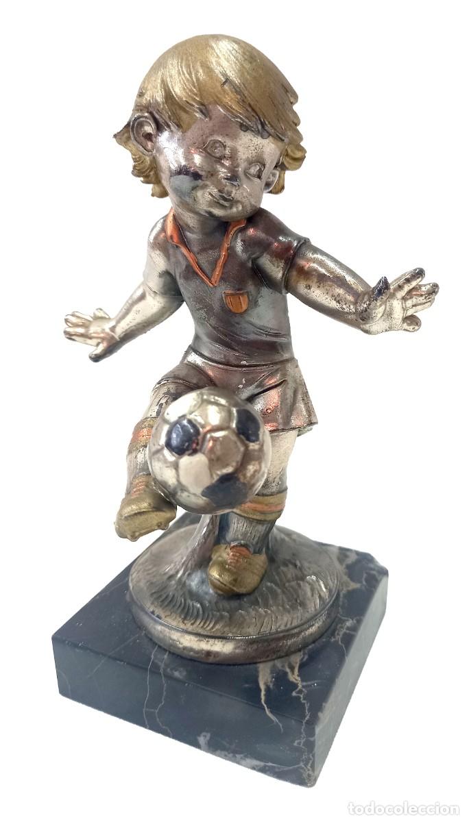 Juguetes antiguos y juegos de colecci&oacute;n: Figura en esta&ntilde;o &rdquo; Ni&ntilde;o futbolista &rdquo;