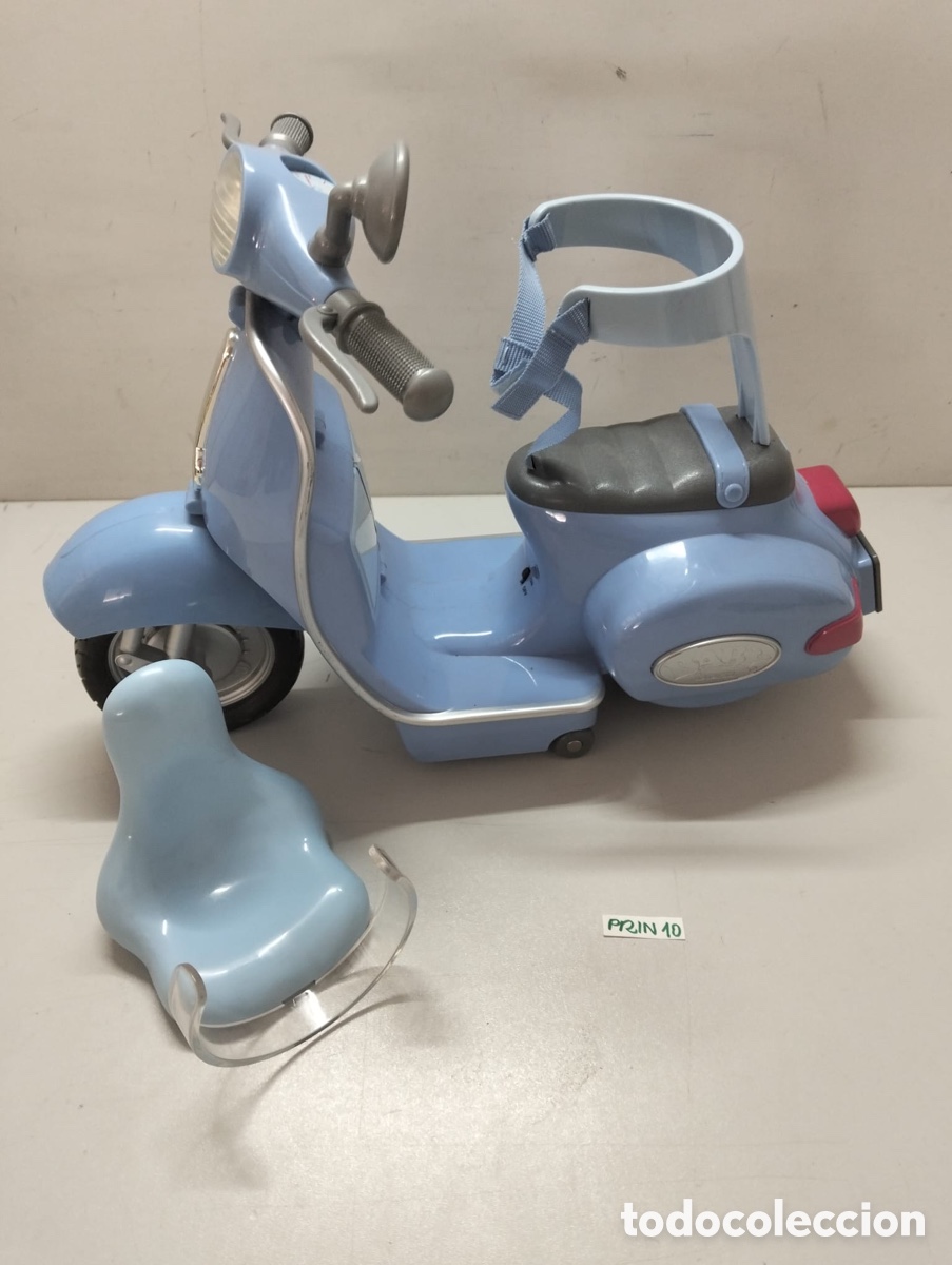 Juguetes antiguos y juegos de colecci&oacute;n: moto scooter teledirigida de Baby Born
