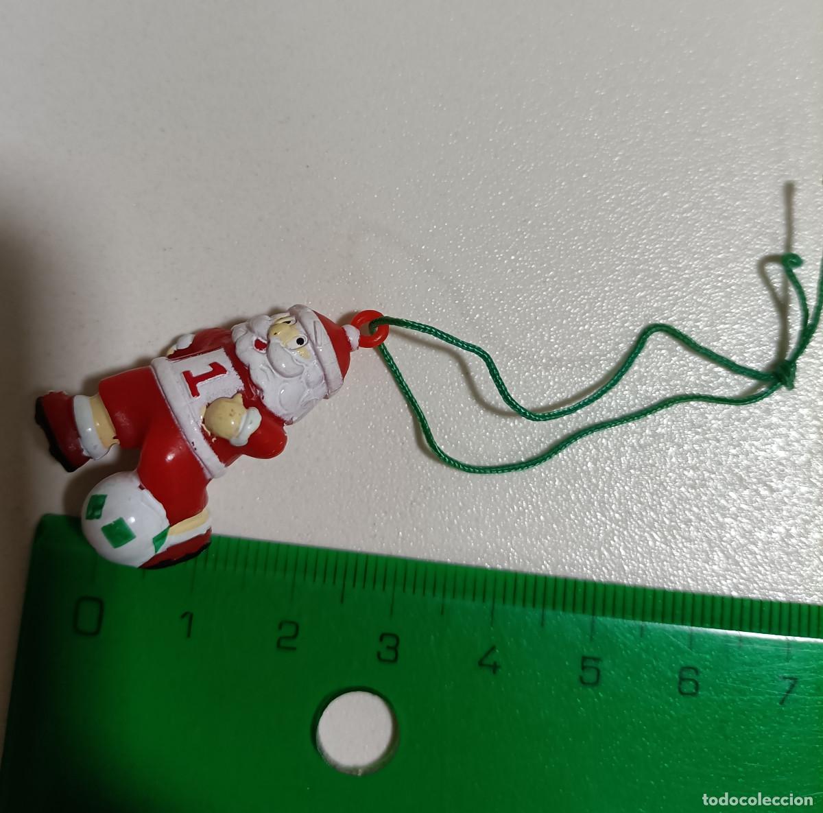 Juguetes antiguos y juegos de colecci&oacute;n: figura mu&ntilde;eco futbol futbolista promocional babybel quesitos mu&ntilde;equito figurita colgante papa noel