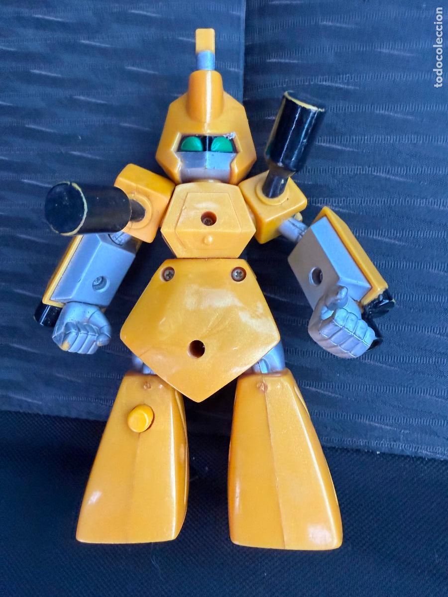 Juguetes antiguos y juegos de colecci&oacute;n: Figura robot Medabots a&ntilde;os 90