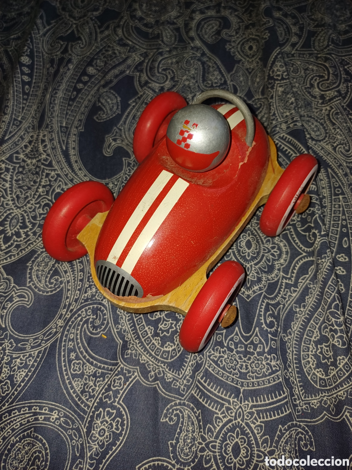 Juguetes antiguos y juegos de colecci&oacute;n: Coche de madera Vilac estilo rally carreras tiene las ruedas oxidadas
