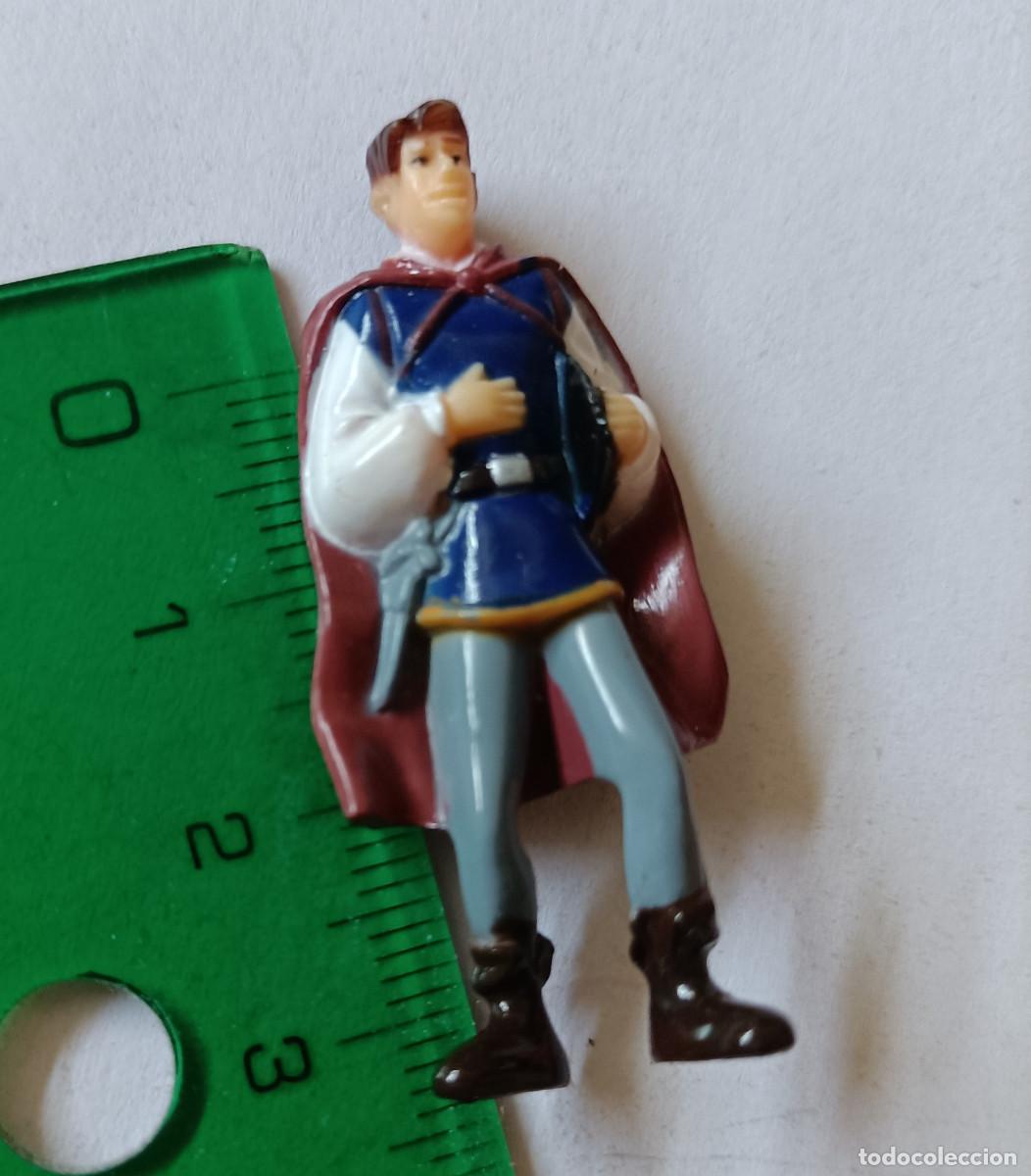 Juguetes antiguos y juegos de colecci&oacute;n: disney princess zaini figurita figura mu&ntilde;eco figurita mini mu&ntilde;eco principe blancanieves