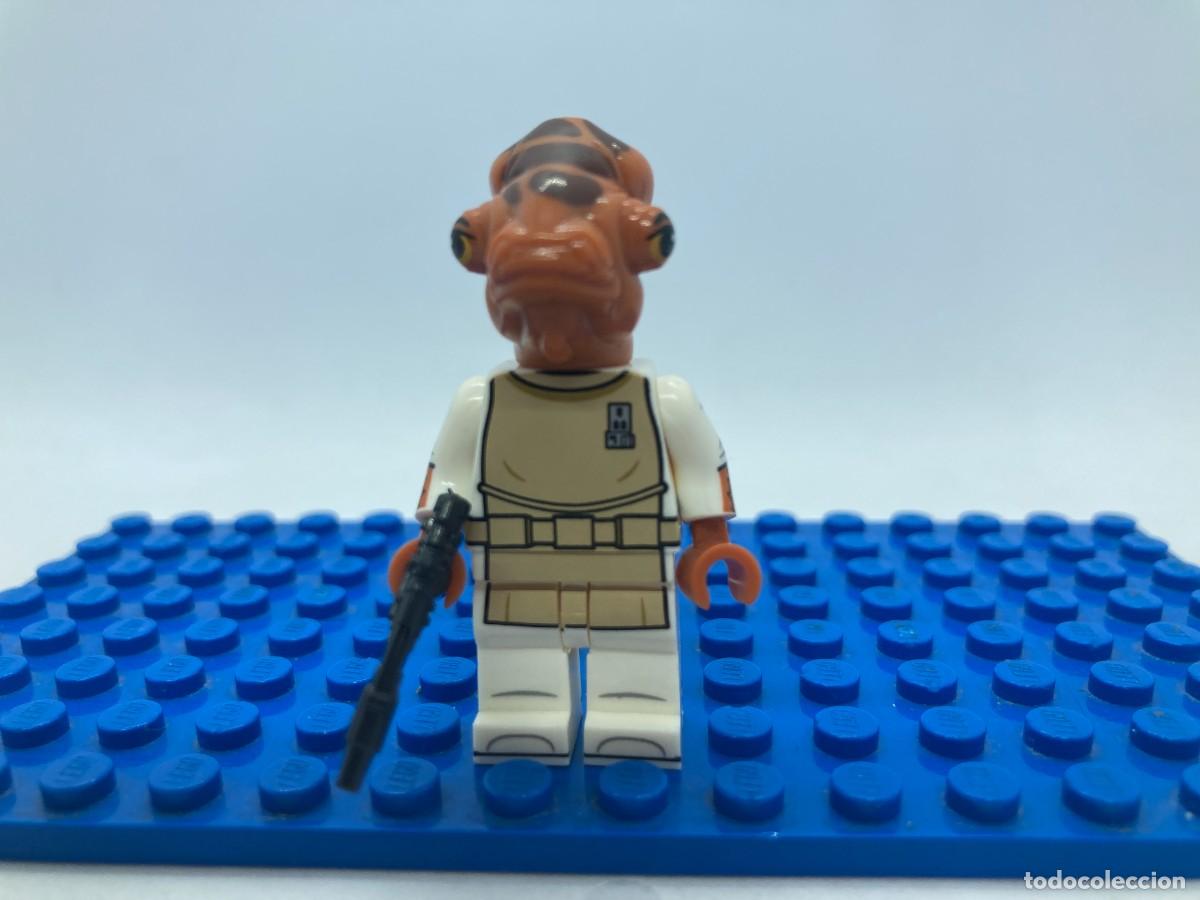 Juguetes antiguos y juegos de colecci&oacute;n: Minifigura Star Wars Almirante Ackbar