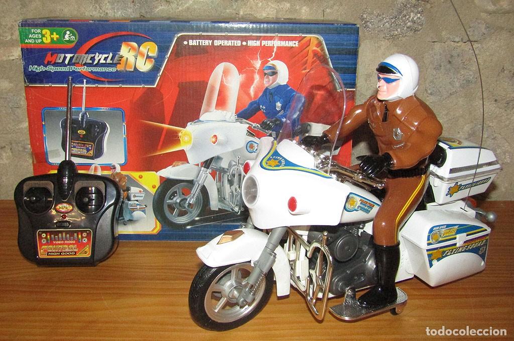 Juguetes antiguos y juegos de colecci&oacute;n: ANTIGUA MOTO POLICIA - NUEVA Y EN SU CAJA - A&Ntilde;OS 80/90 - FUNCIONANDO