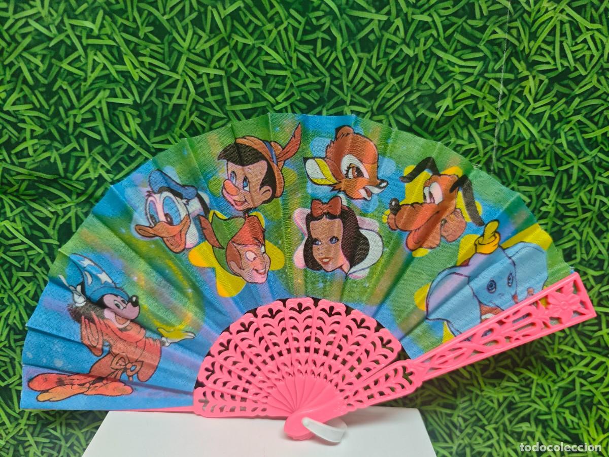 Juguetes antiguos y juegos de colecci&oacute;n: ABANICO INFANTIL DE TELA Y PLASTICO A&Ntilde;OS 70 PERSONAJES DISNEY CUENTOS