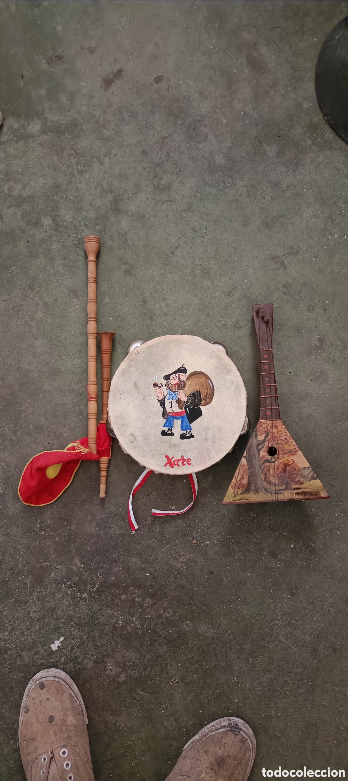 Juguetes antiguos y juegos de colecci&oacute;n: Instrumentos de juguete, gaita la&uacute;d y pandereta