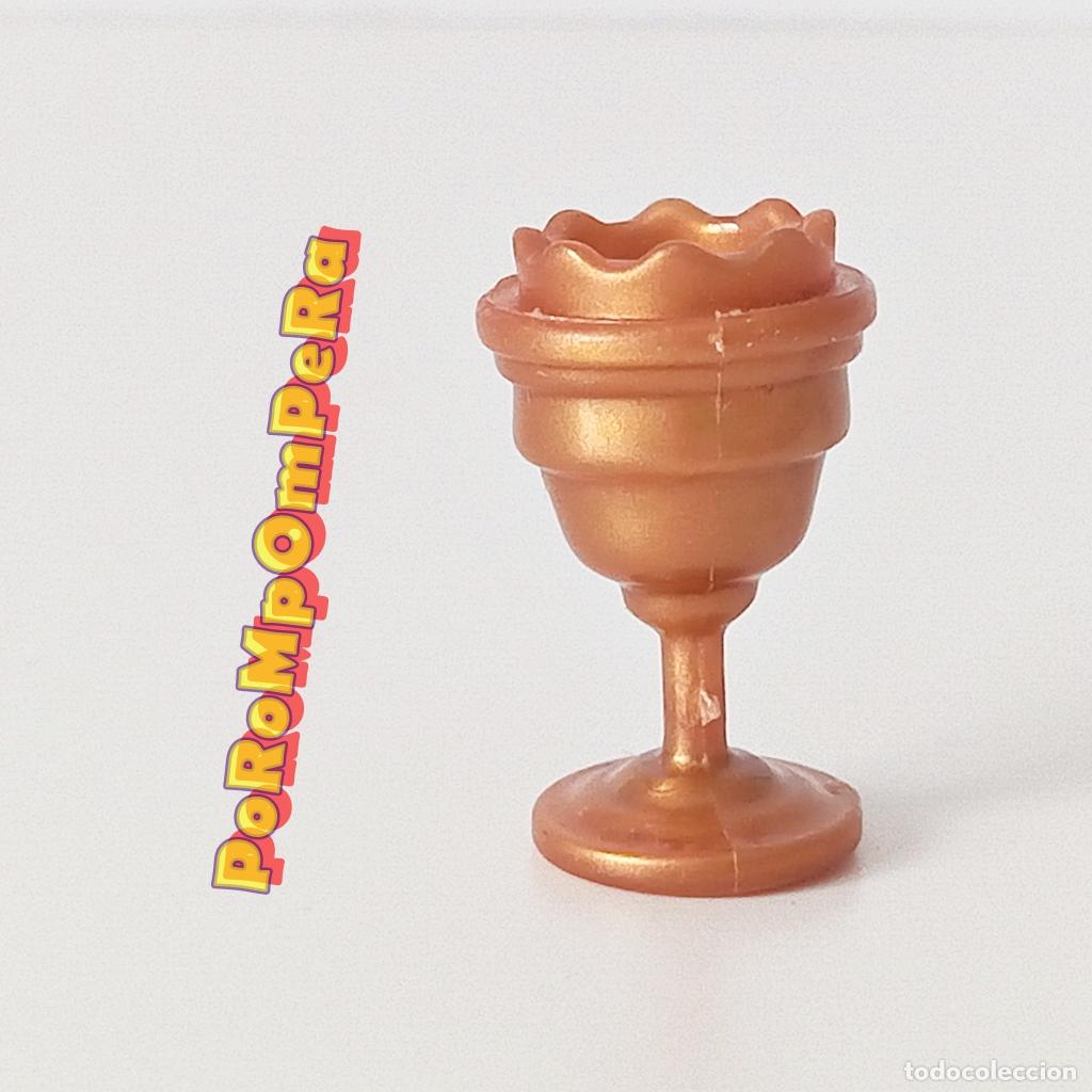 Juguetes antiguos y juegos de colecci&oacute;n: caliz dorado copa sombrero reina princesa medieval templo egipcio medieval hada similar PLAYMOBIL T5